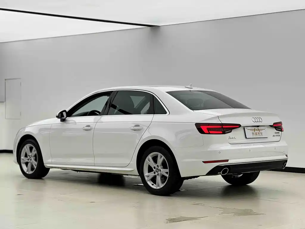 Audi A4L 2018