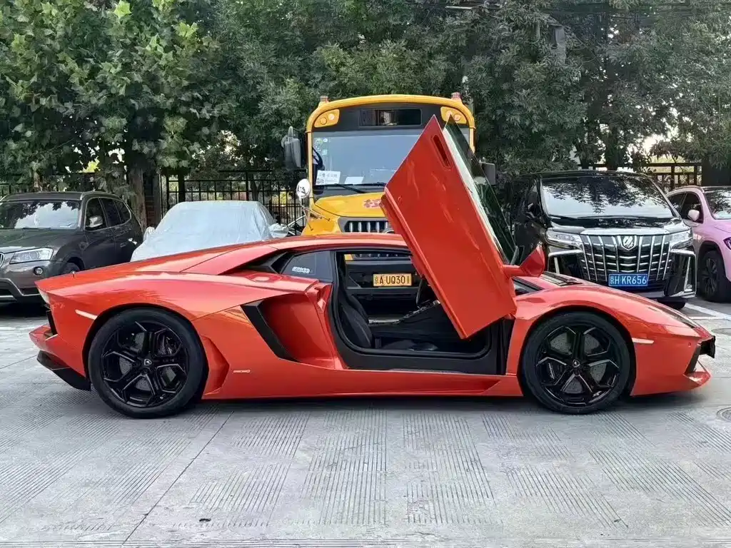 Lamborghini Aventador 2012 — фото 2