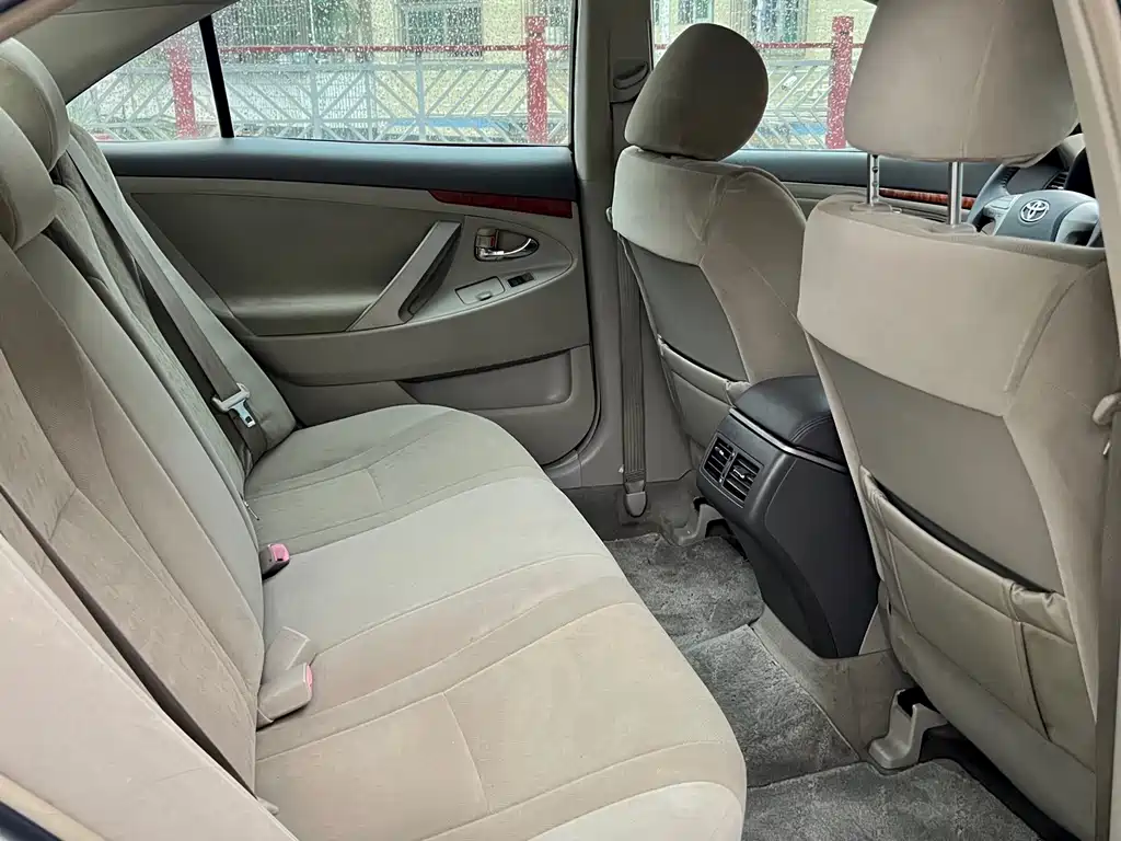 Toyota Camry 2008 — фото 10