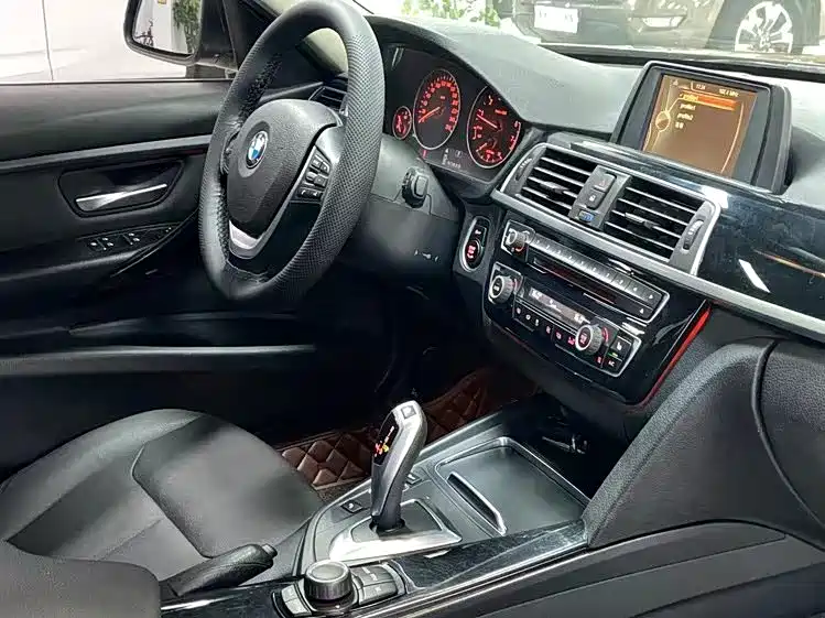BMW 3 Series 2016 — фото 16