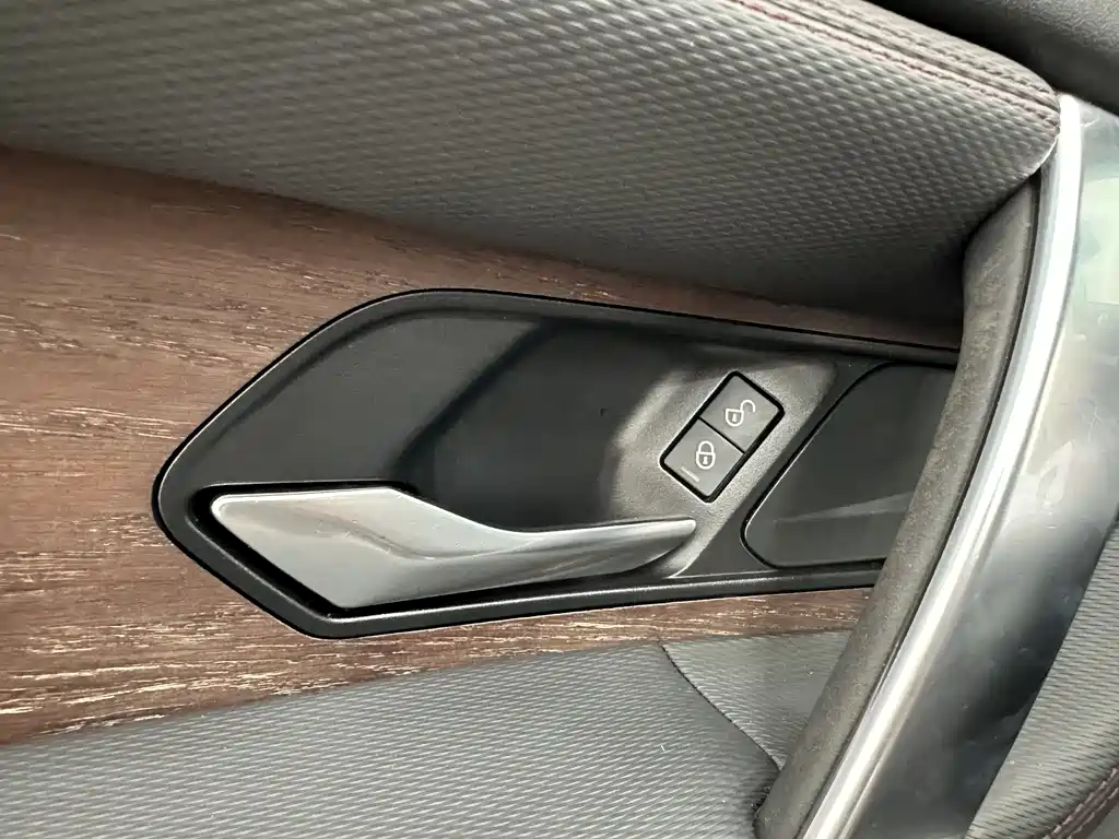 Land Rover Discovery Sport 2021 — фото 22