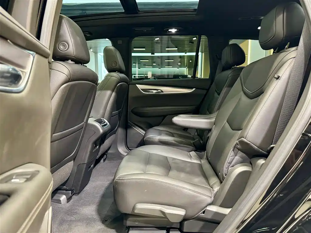 Cadillac XT6 2023 — фото 25