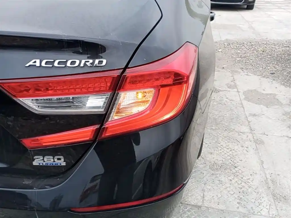Honda Accord 2018 — фото 8