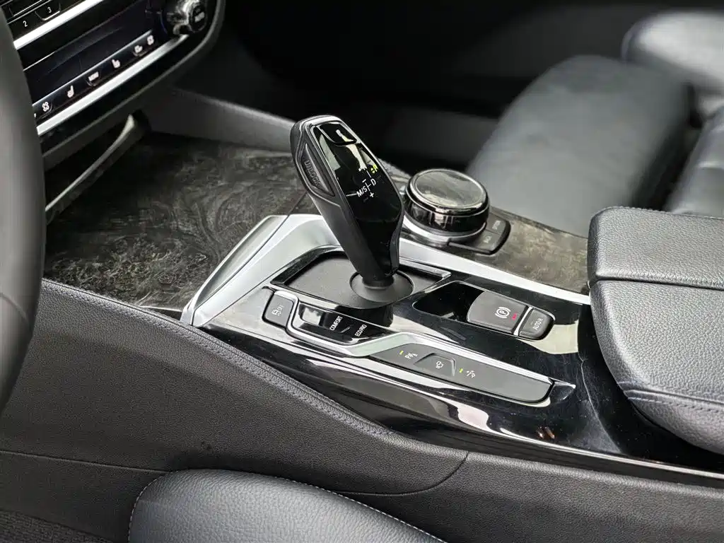 BMW 6 Series GT 2019 — фото 12