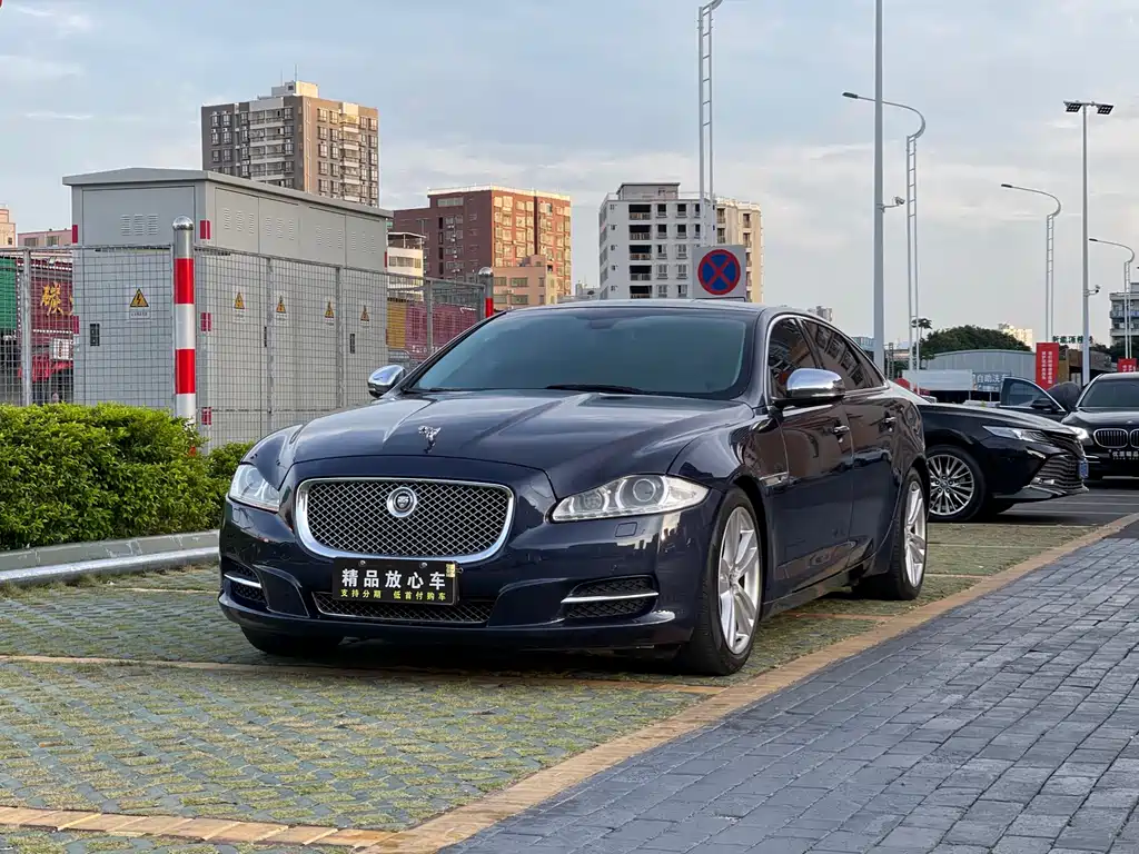 Jaguar XJ 2014 — фото 1