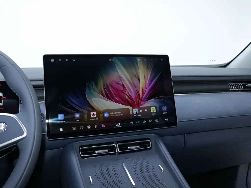 Voyah FREE 2025 — фото 11