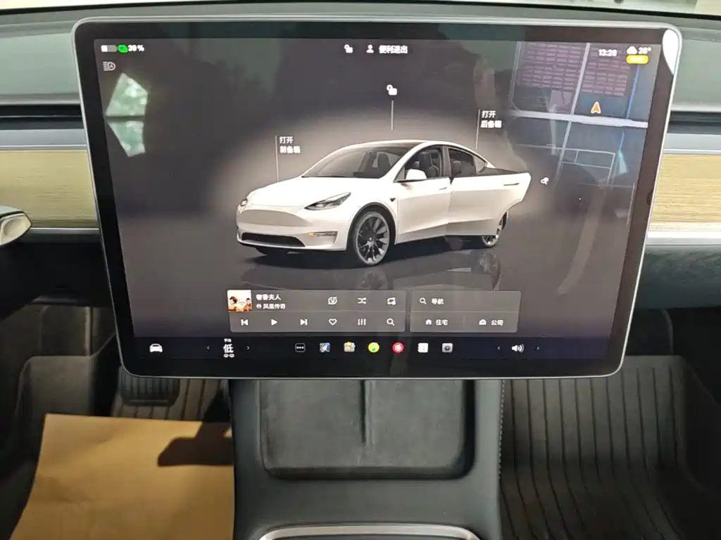 Tesla Model Y 2022 — фото 13