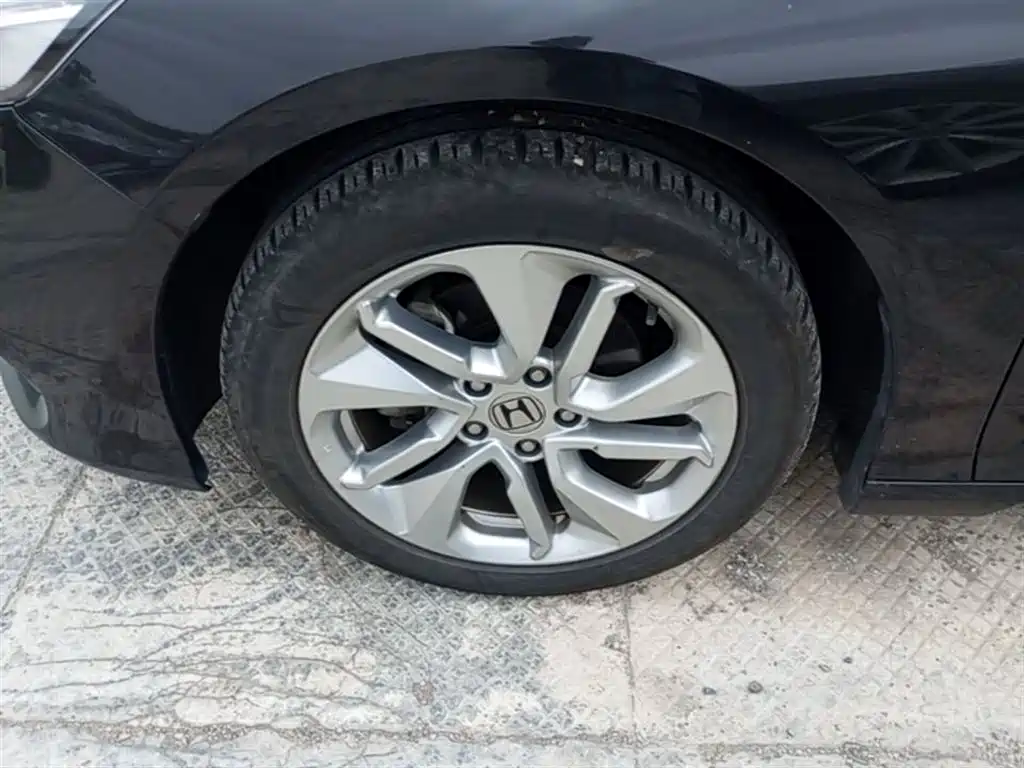 Honda Accord 2018 — фото 23