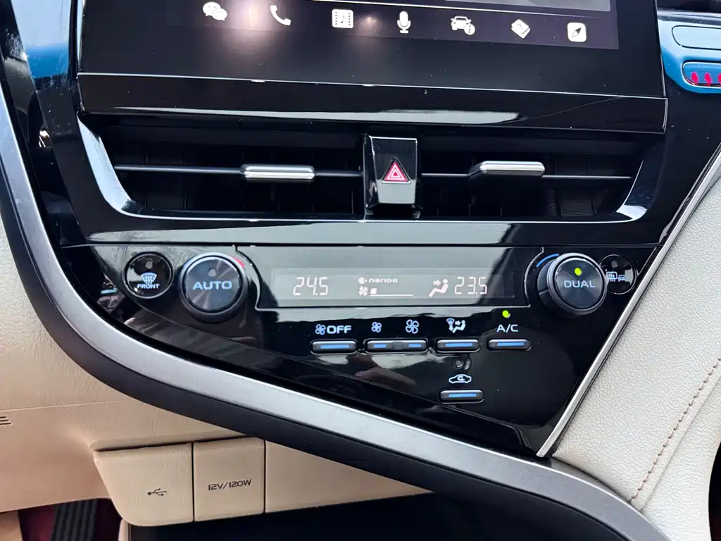 Toyota Camry 2021 — фото 15