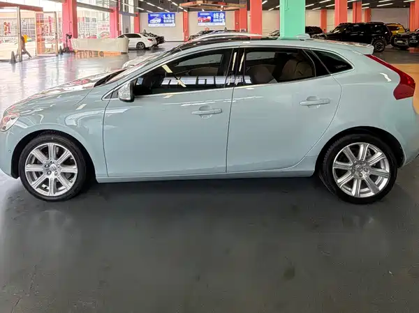 Volvo V40 2017