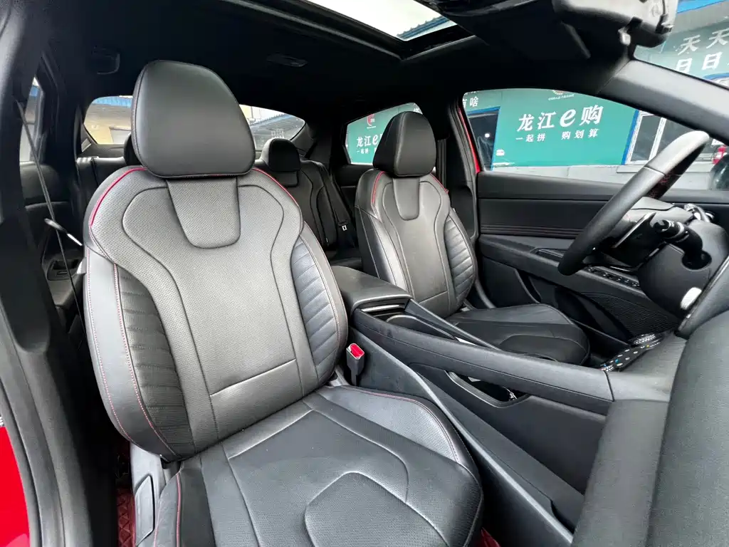 Hyundai Elantra 2023 — фото 15