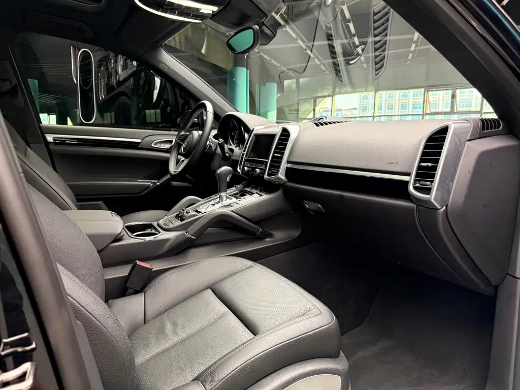 Porsche Cayenne 2015 — фото 21