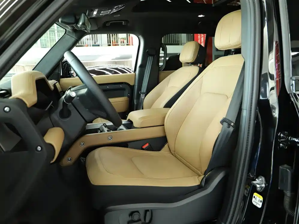 Land Rover Defender 2026