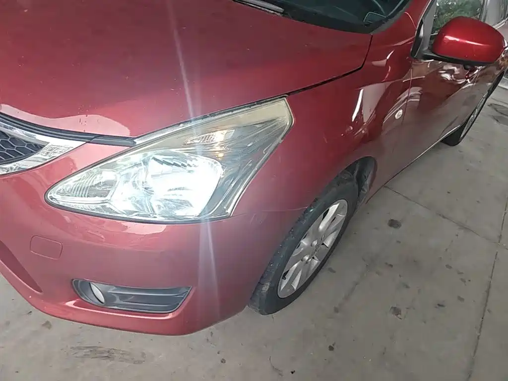 Nissan Tiida 2016 — фото 24