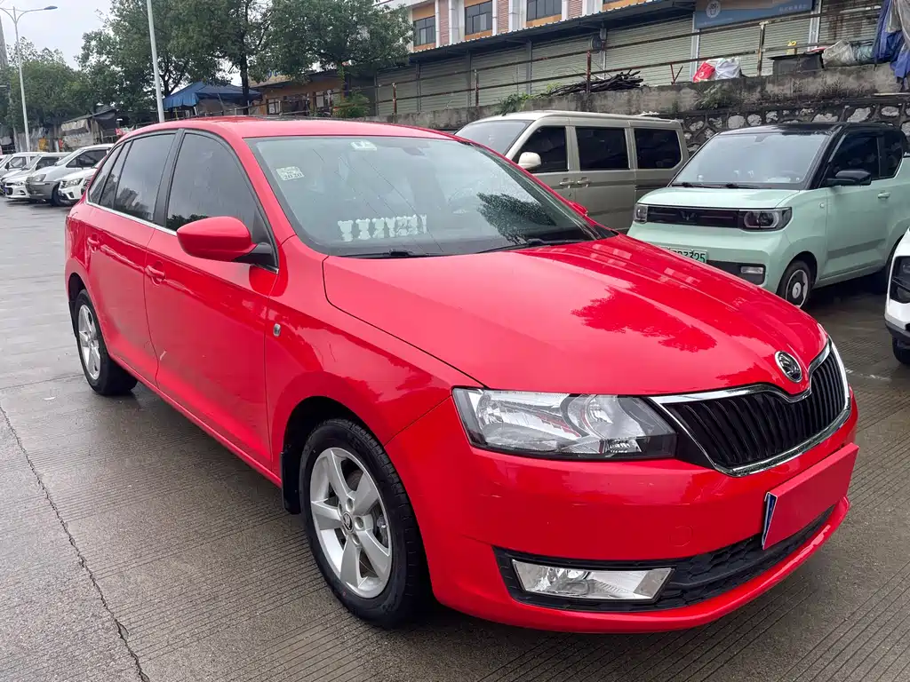 Skoda Rapid Spaceback 2016 — фото 3