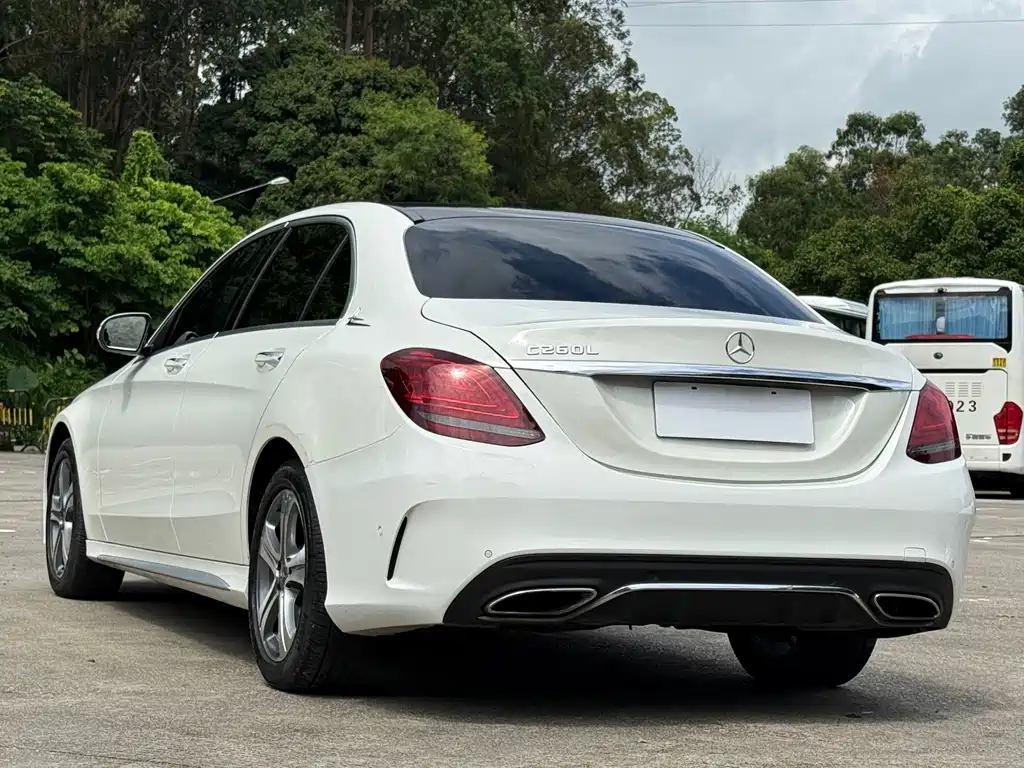Mercedes-Benz C-Class 2019 — фото 19