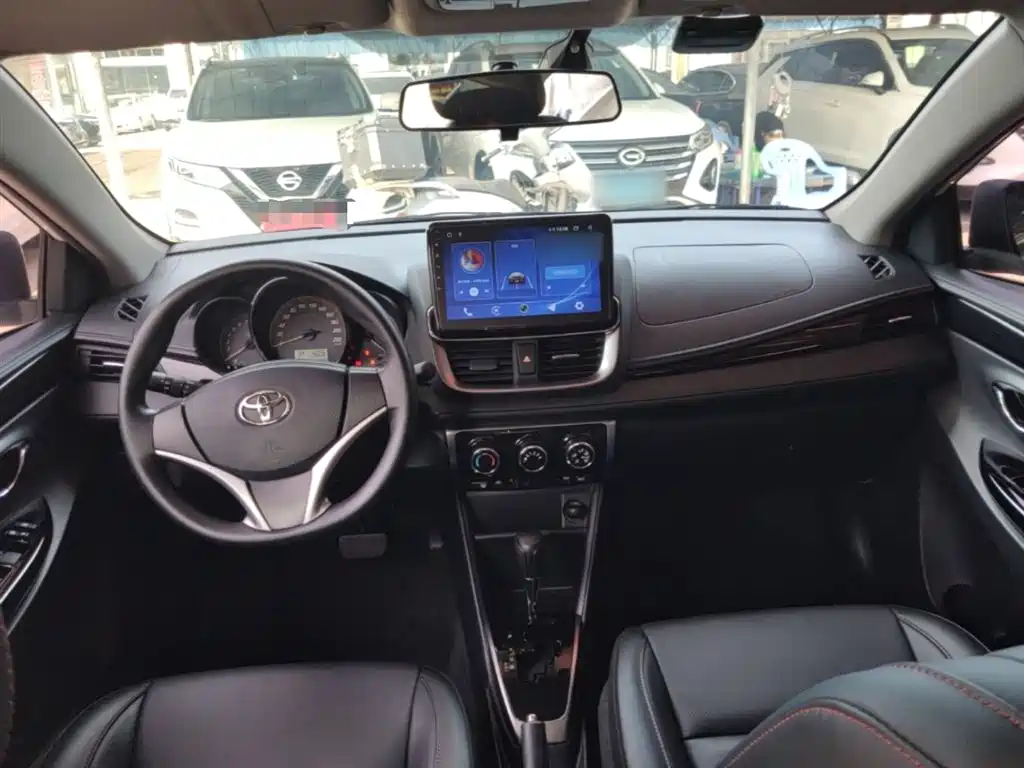 Toyota Yaris L 2020 — фото 10