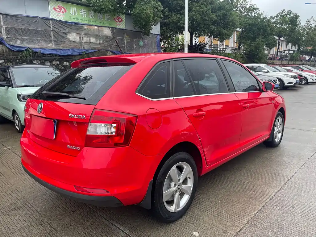 Skoda Rapid Spaceback 2016 — фото 7