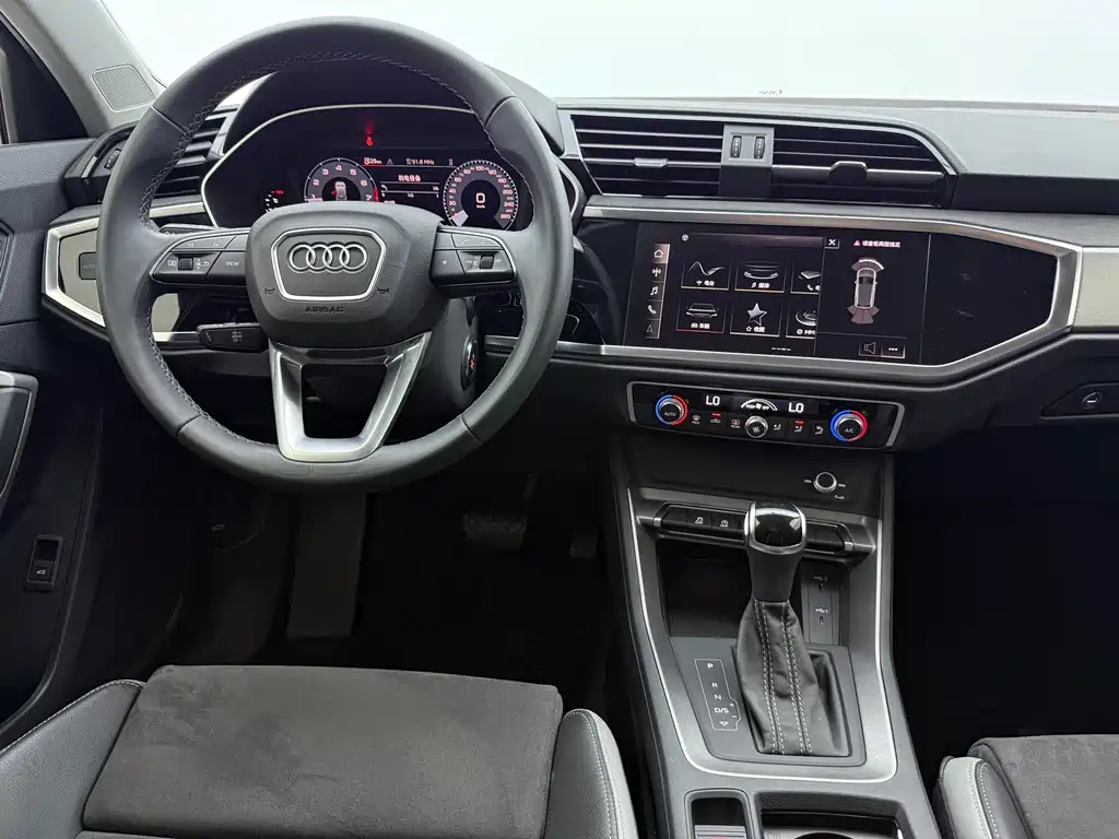 Audi Q3 2023 — фото 14