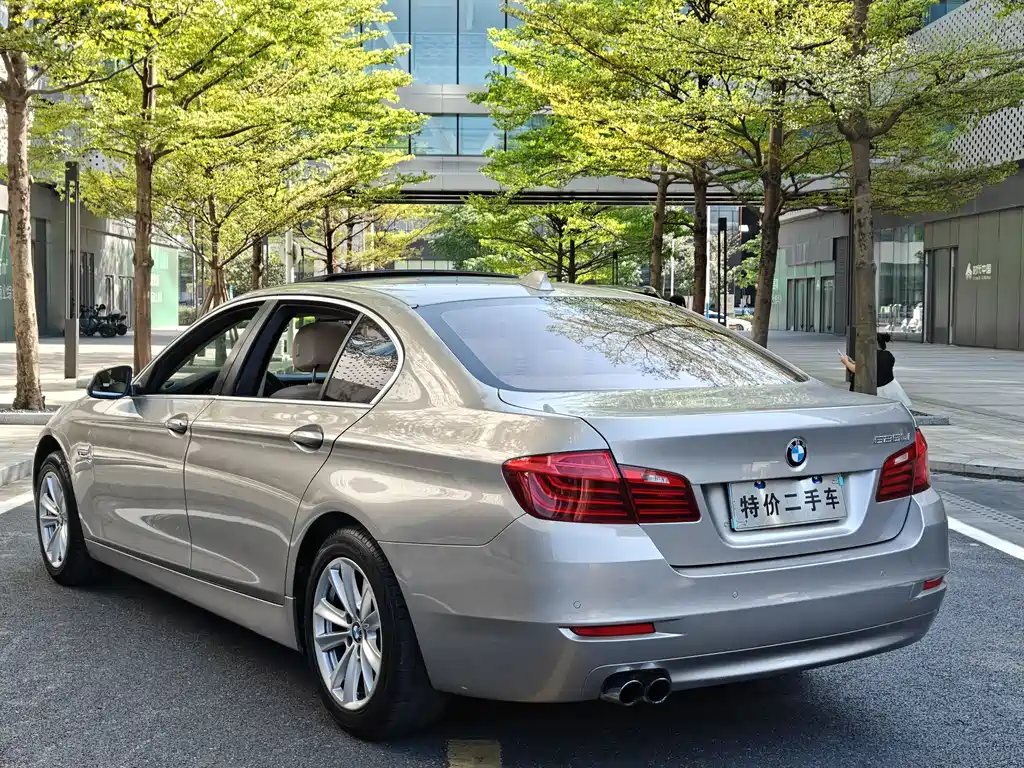 BMW 5 Series 2014 — фото 9
