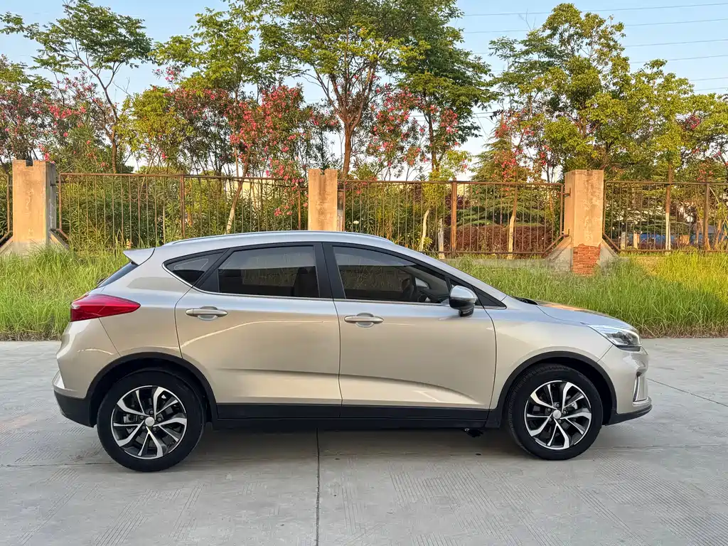 Geely Emgrand GS 2020 — фото 6