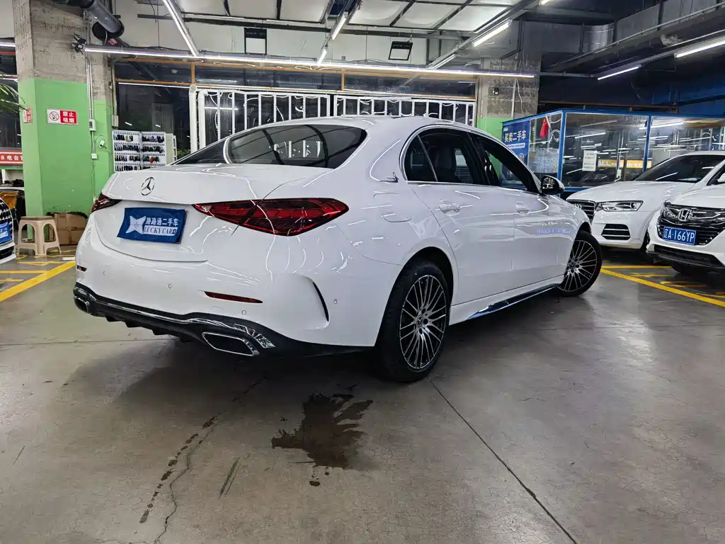 Mercedes-Benz C-Class 2024