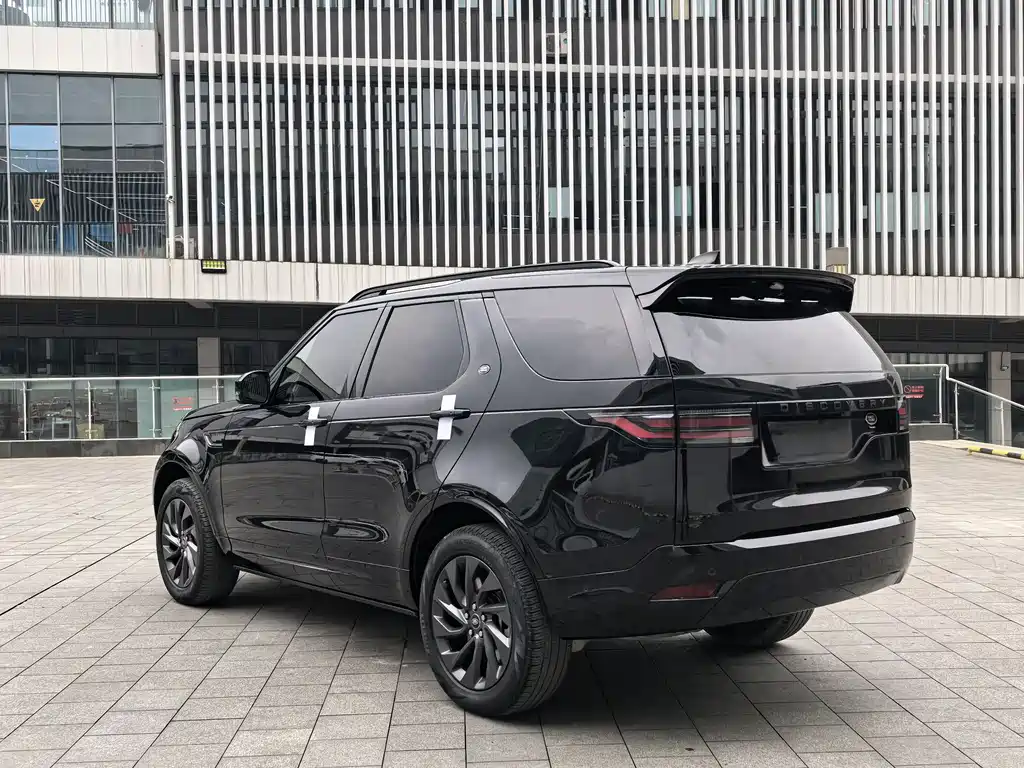 Land Rover Discovery 2023 — фото 22