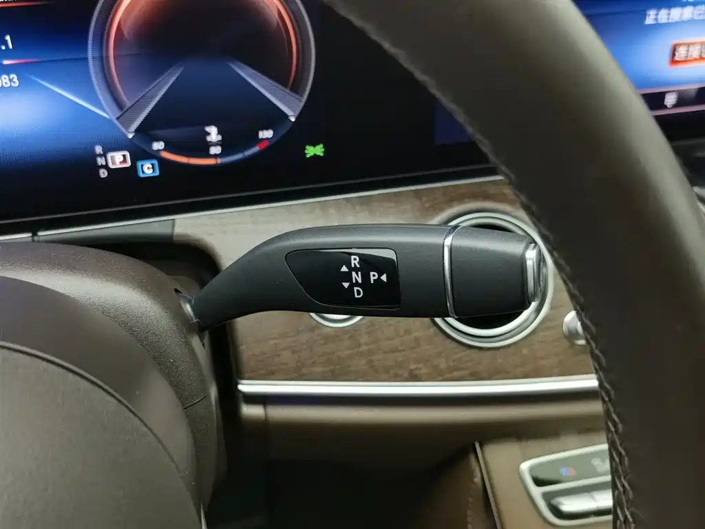 Mercedes-Benz E-Class 2023 — фото 13