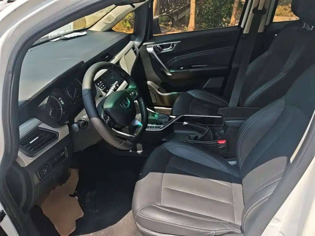 Geely Vision X3 2020 — фото 15