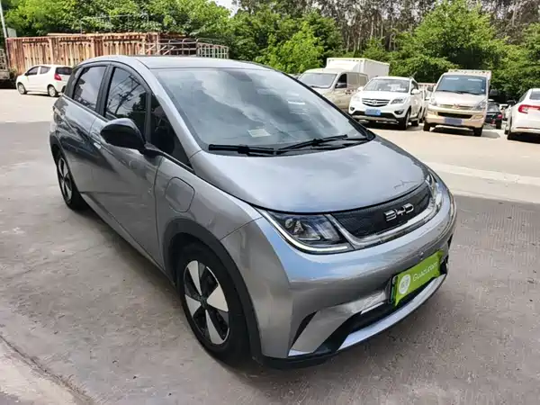 BYD Dolphin 2023