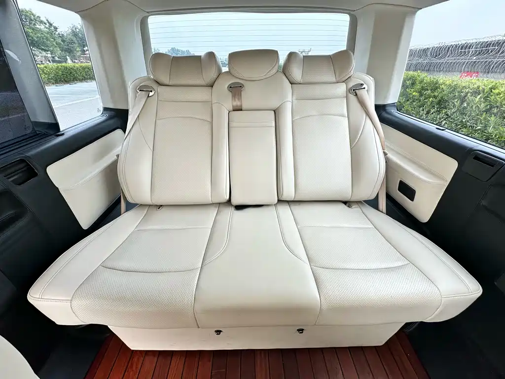 Volkswagen Caravelle 2015 — фото 12