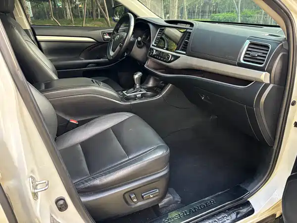 Toyota Highlander 2021