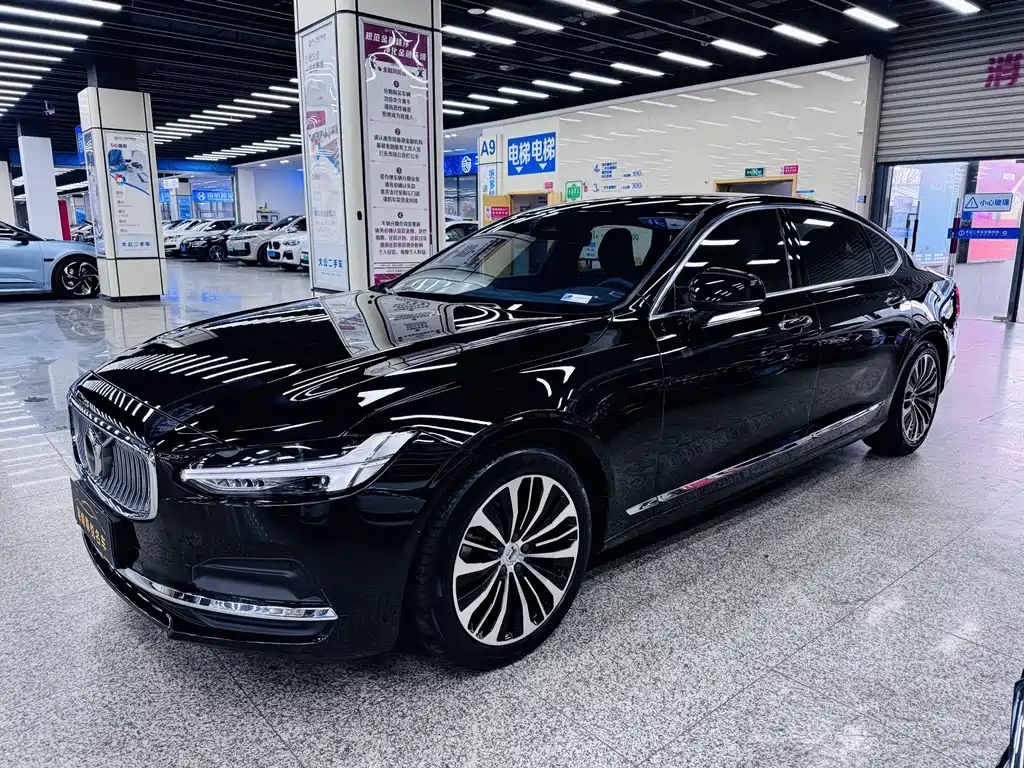 Volvo S90 2022 — фото 1