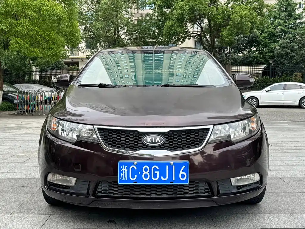 Kia Forte 2010 — фото 2