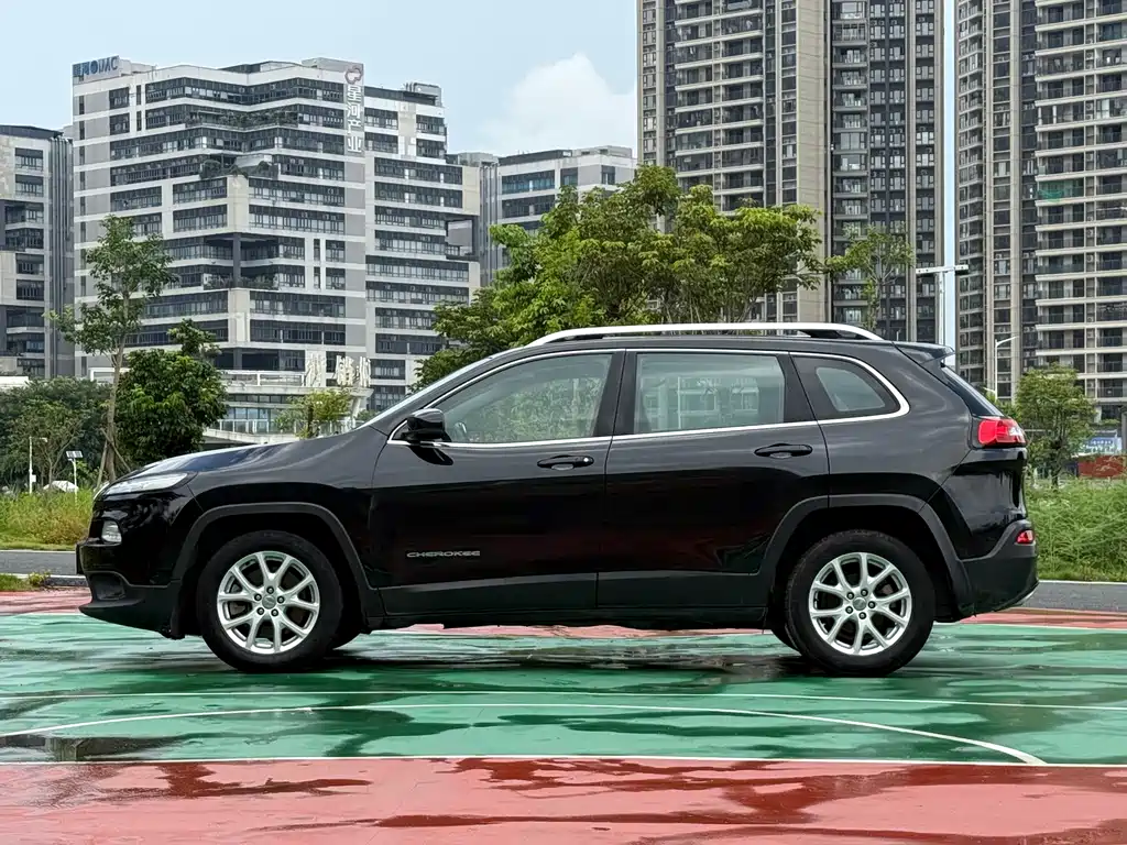 Jeep Cherokee 2016 — фото 4