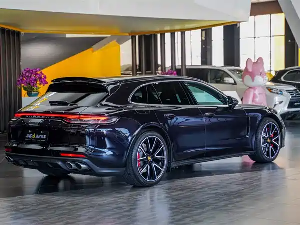 Porsche Panamera 2022