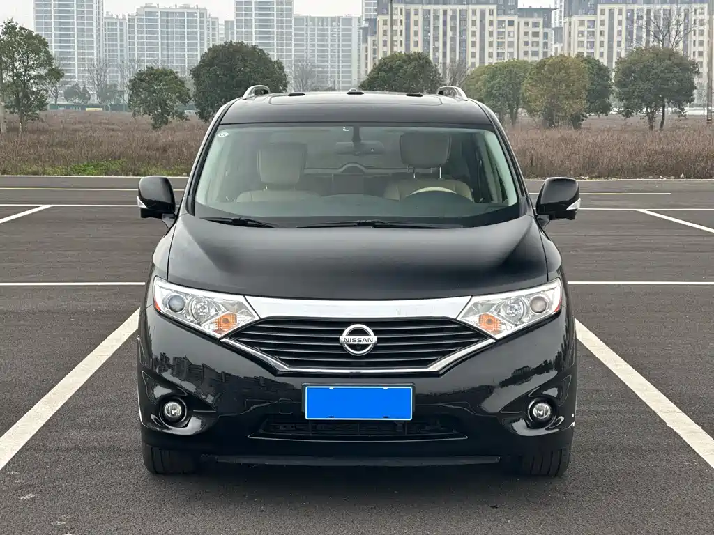 Nissan Quest 2016 — фото 3