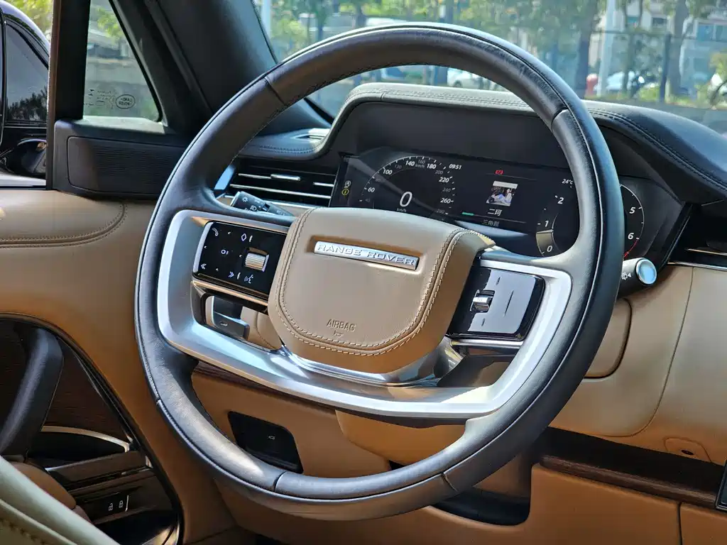 Land Rover Range Rover 2024 — фото 17