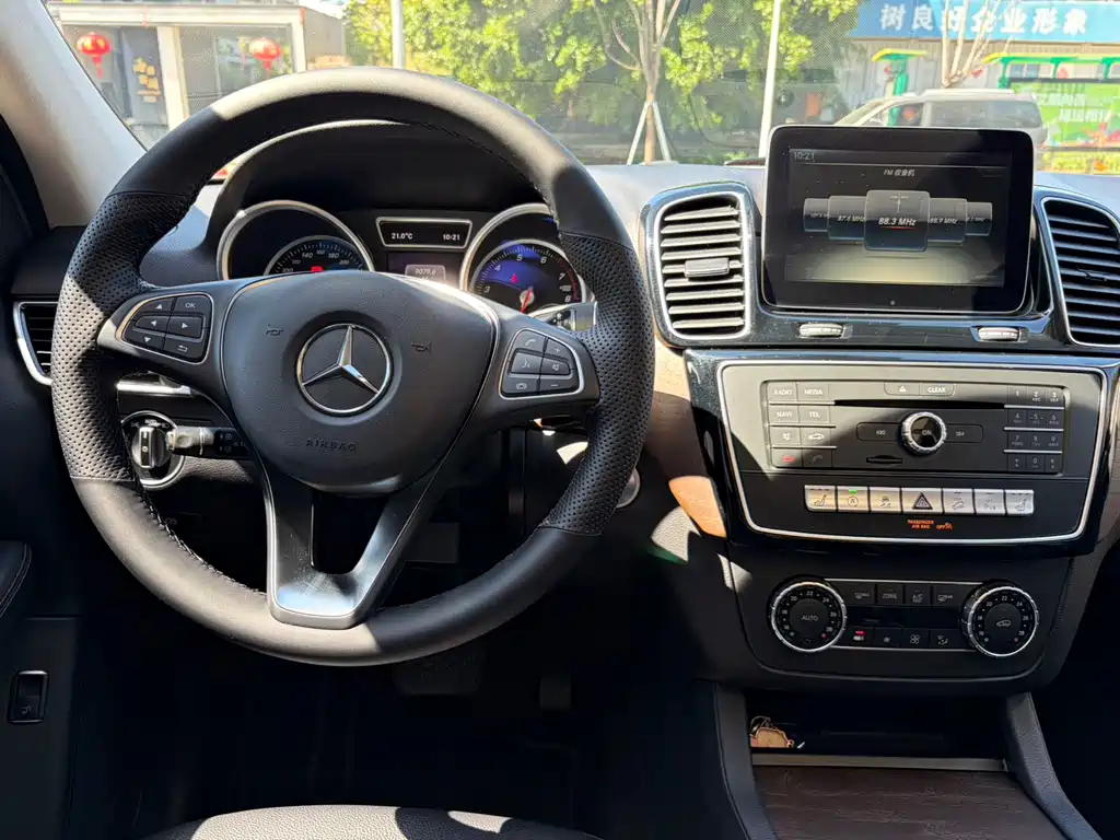 Mercedes-Benz GLE 2016 — фото 14