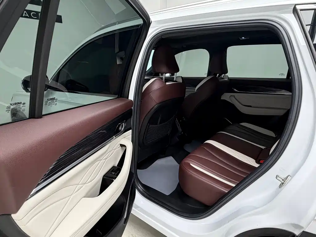 Geely Xingyue L 2023 — фото 16