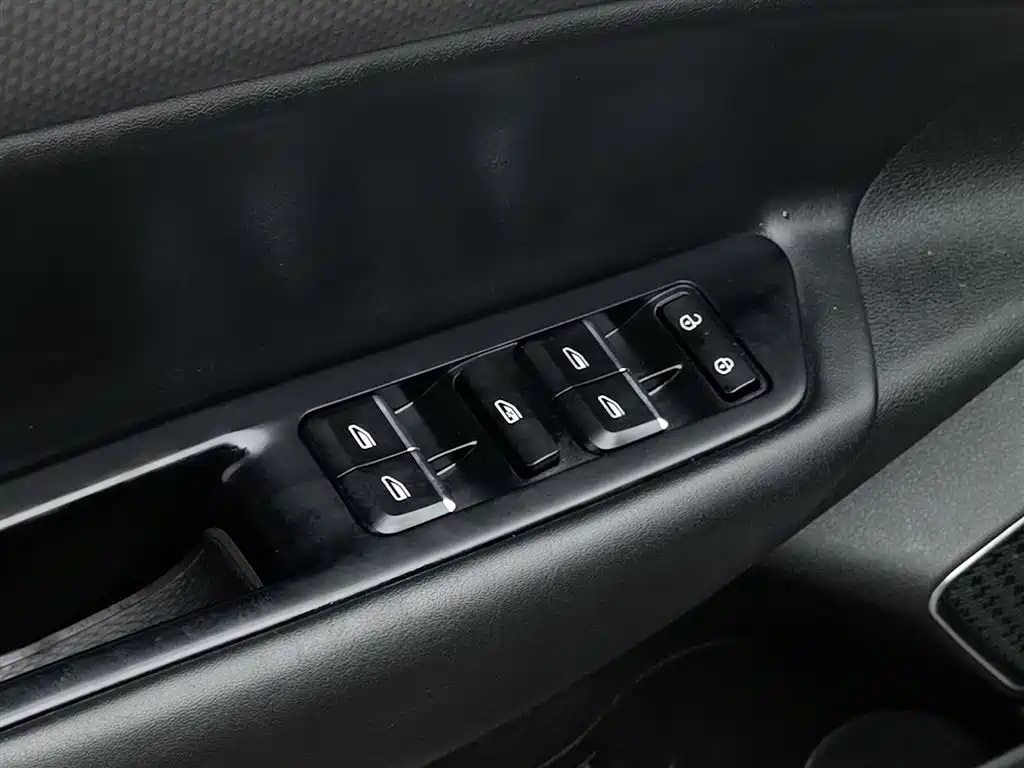 Geely Emgrand GS 2016 — фото 9