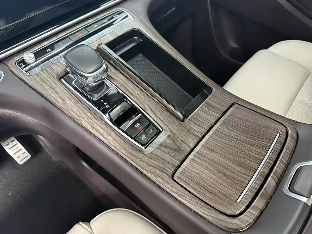 GAC Motor Trumpchi M8 2021 — фото 15