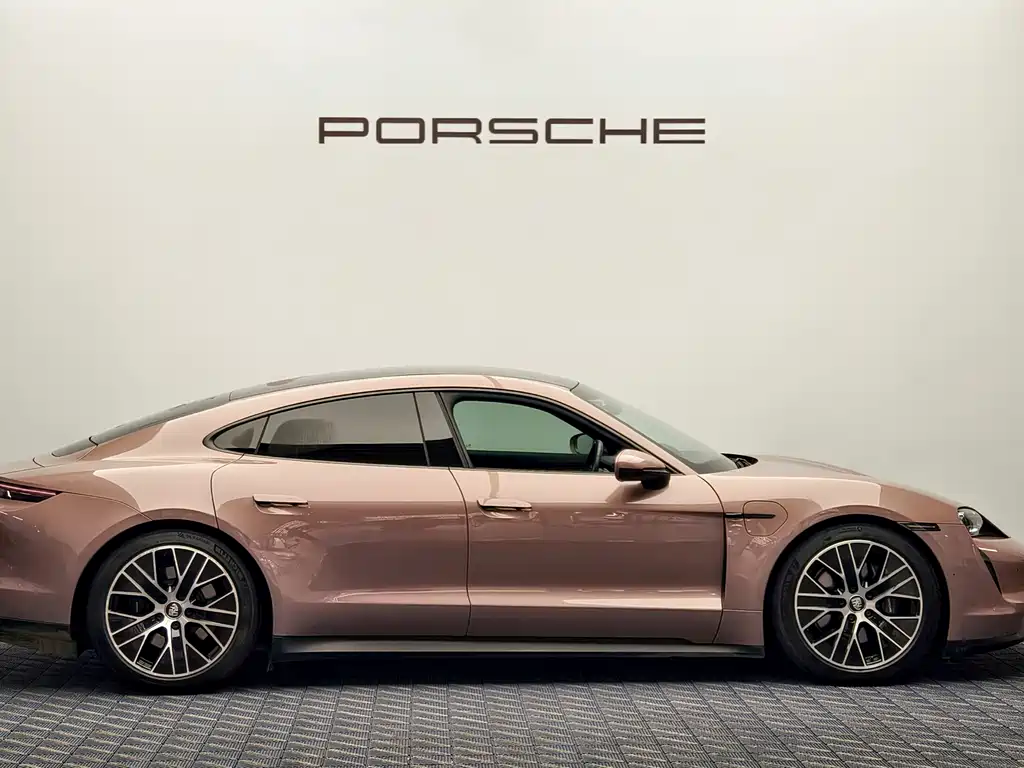 Porsche Taycan 2022 — фото 13