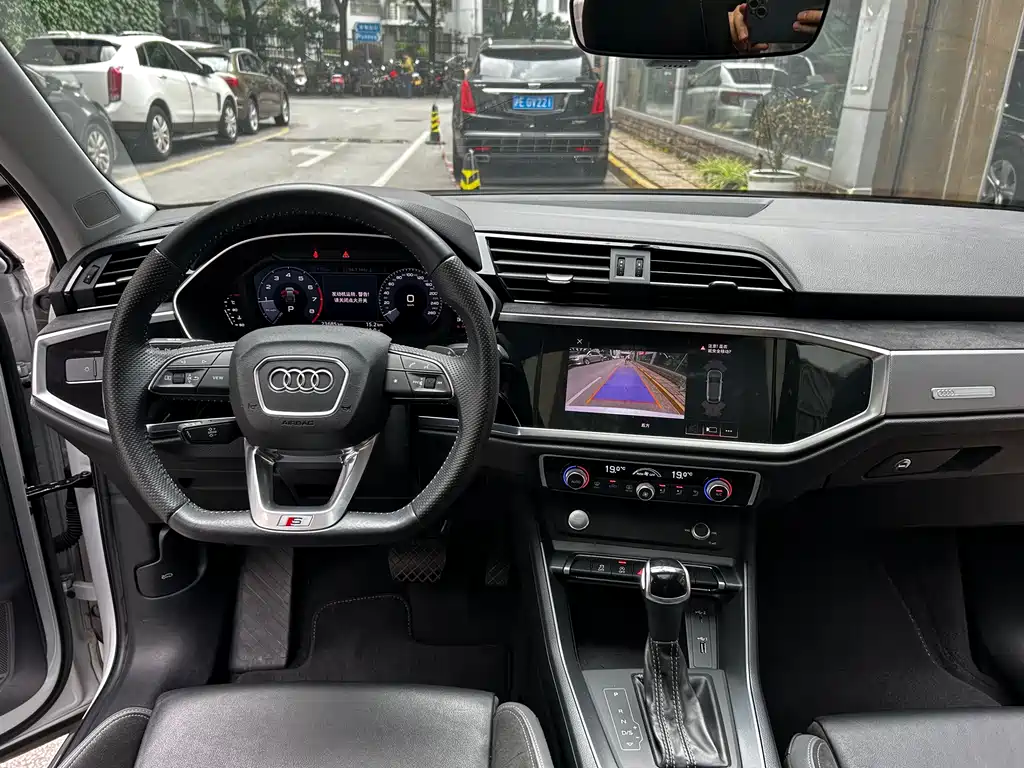 Audi Q3 Sportback 2020 — фото 11