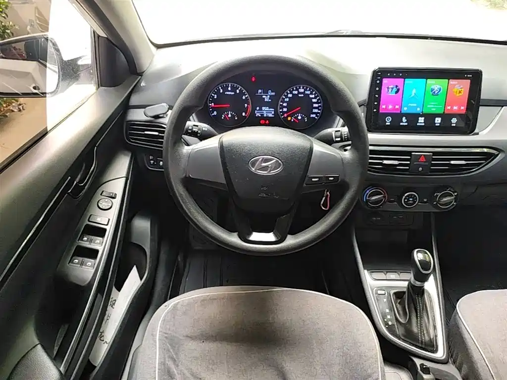 Hyundai Elantra 2021 — фото 11