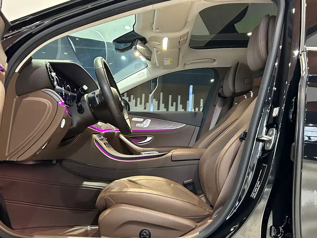 Mercedes-Benz E-Class 2023 — фото 10
