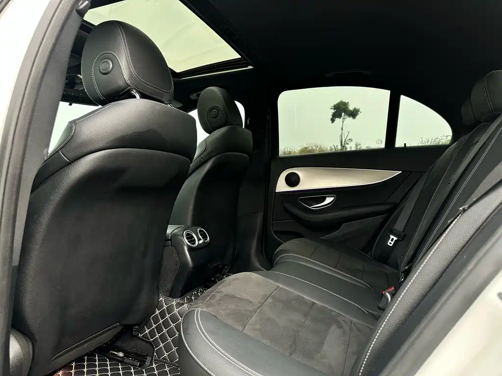 Mercedes-Benz E-Class 2018 — фото 13