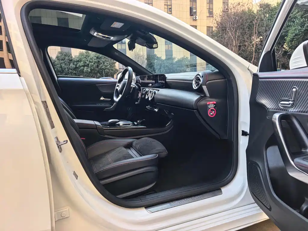Mercedes-Benz A-Class 2023 — фото 12