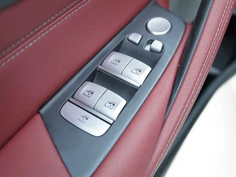 BMW 5 Series 2024 — фото 11