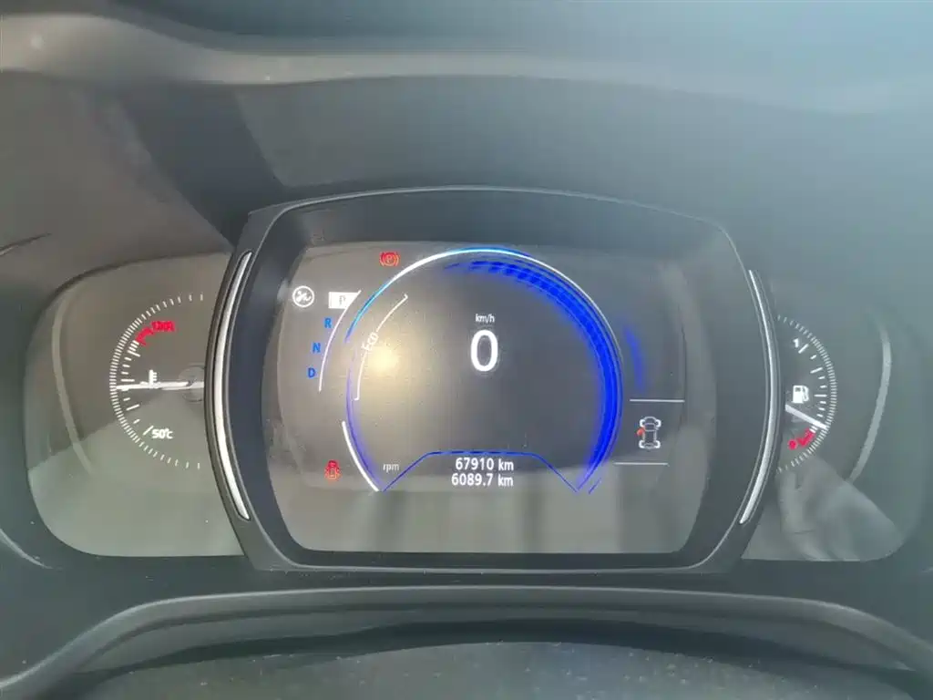 Renault Kadjar 2018 — фото 12